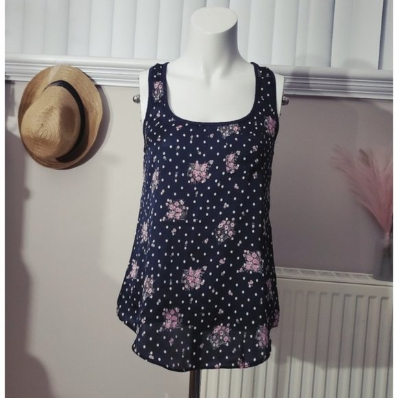 H.I.P Sleeveless blouse floral tank- XS - Picture 1 of 6